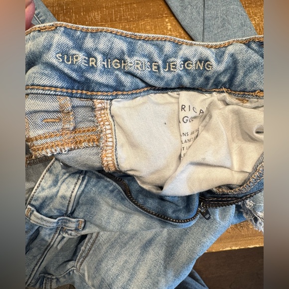 American Eagle Distresses Super Hi-Rise Jeggings - Picture 6 of 13